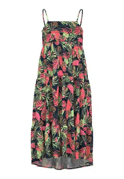La Robe Longue Fleurie Bleue Fille NAME IT incarne la fusion entre l'élégance printanière et l'engagement écologique. Son tissu composé de polyester recyclé est non seulement doux au toucher mais aussi respectueux de l'environnement.