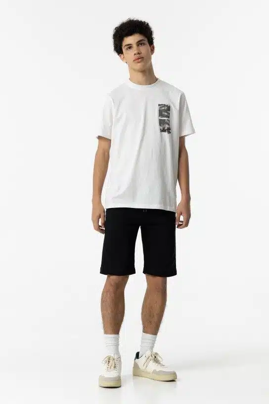 Style décontracté et confort absolu avec le Bermuda Noir pour Ado Garçon de 10 à 18 ans de chez Tiffosi.