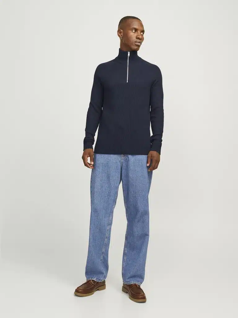 Pull Bleu Col Camionneur Jack & Jones : L'Élégance Hivernale au Masculin – Image 2