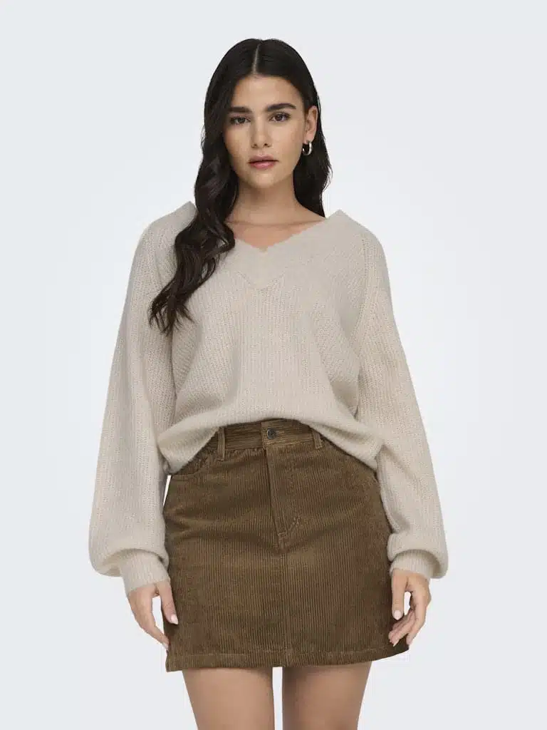 Pull beige JDY pour femme avec manches ballons, capuche et coupe ajustée, disponible du XS au XL