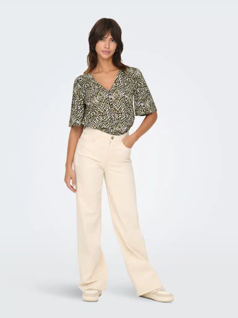 Blouse col V kaki à motif JDY, détail découpé, style tendance et écologique"