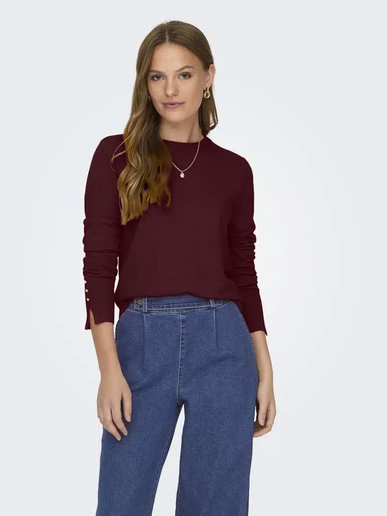 Pull fin rouge bordeaux femme JDY JDYMALOU, col rond, détails maille et faux diamants, nouvelle collection automne-hiver 2025"