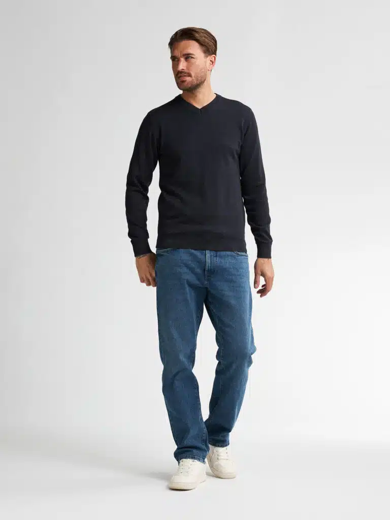 Pull bleu marine col V homme Petrol Industries, détails côtelés sur col, manches et bas, logo discret, tailles S à XXL