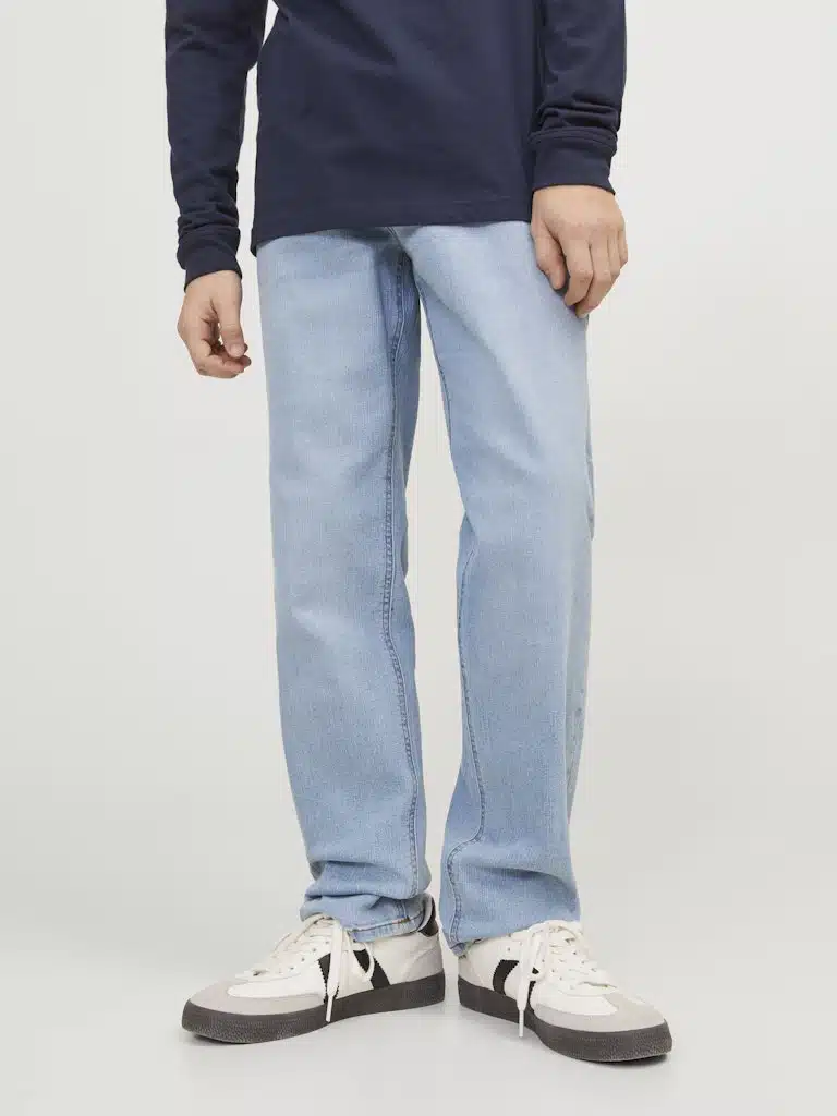 Jean bleu clair coupe droite Jack & Jones JJICLARK garçon 2025" title="Jean coupe droite bleu clair Jack & Jones JJICLARK Junior garçon