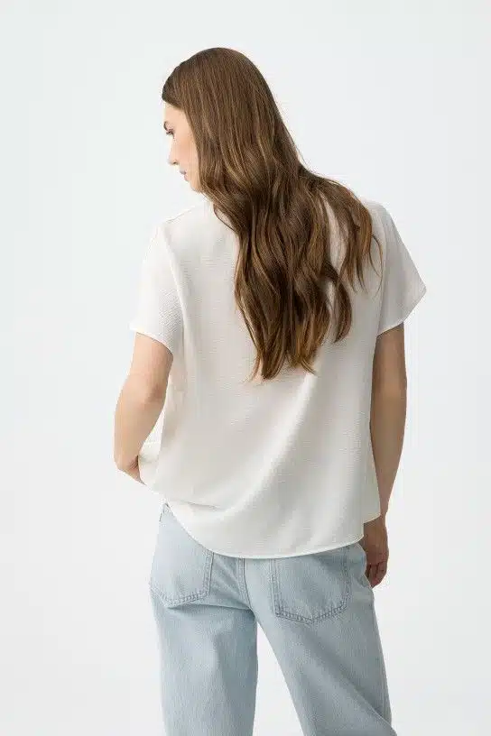 Blouse ample blanche femme col V Tiffosi – Élégance fluide Printemps/Été 2026 – Image 3