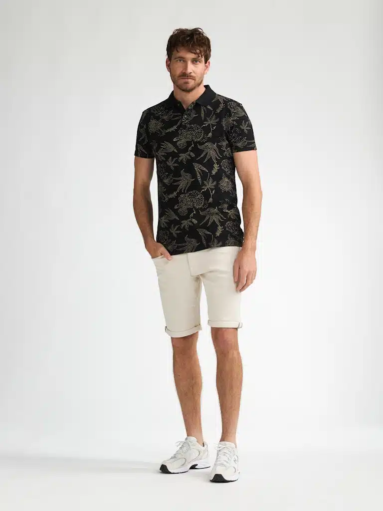Short en jean jogg homme Petrol Industries coloris beige clair seashell, coupe ajustée slim fit, mélange coton biologique et stretch, collection printemps été 2026 boutique Casual Sénas.