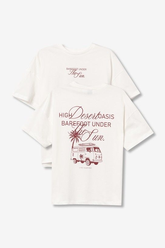 Adoptez le look streetwear avec le t-shirt blanc oversize TIFFOSI Troll1. 100% coton, logos avant/arrière. Essentiel Ado Fille 2026 à 18,99€. Livraison 5€ ou Click&Collect à Sénas.