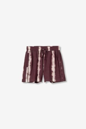 Short ado fille Tiffosi Lavandab bordeaux et rouge, imprimé graphique Tie-Dye, taille élastiquée, matière viscose légère et respirante, collection printemps été 2026 boutique Casual Sénas.