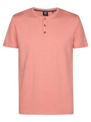 T-shirt homme Petrol Industries rose corail clair à col tunisien trois boutons, 100% coton respirant, collection été 2026 Casual Sénas.