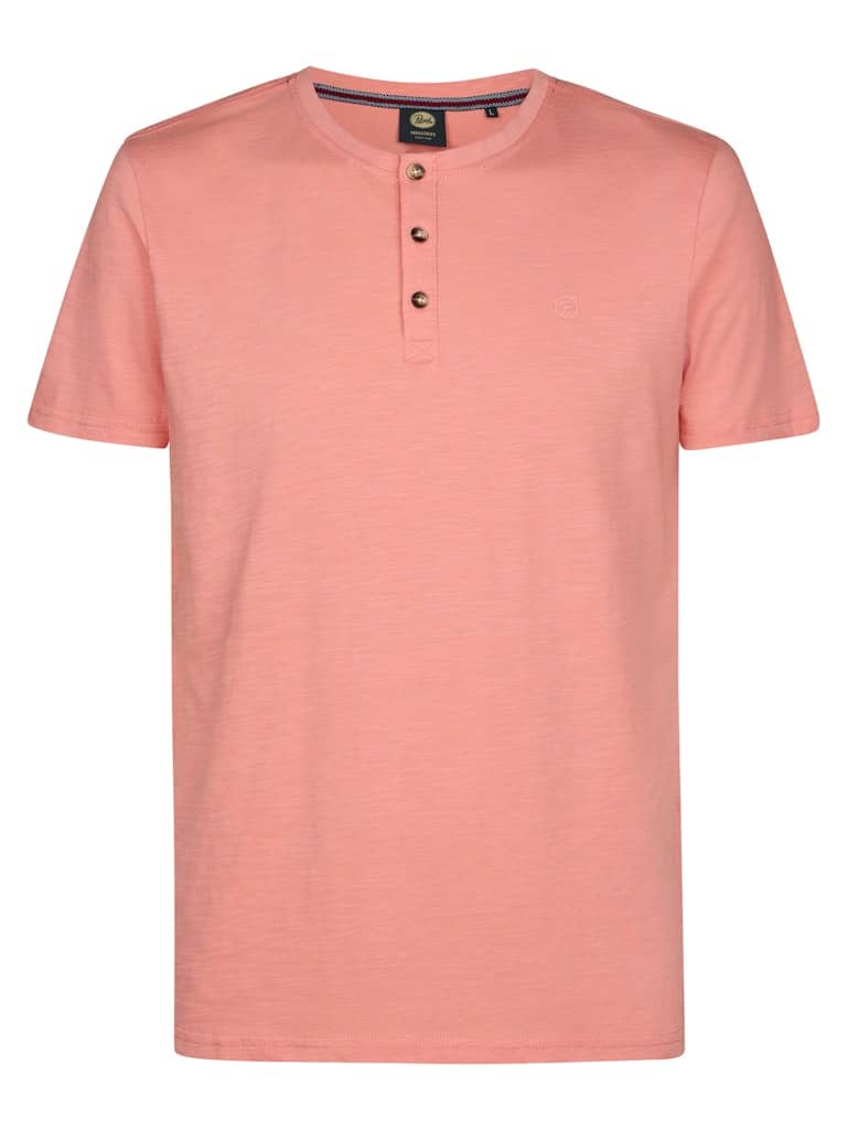 T-shirt homme Petrol Industries rose corail clair à col tunisien trois boutons, 100% coton respirant, collection été 2026 Casual Sénas.