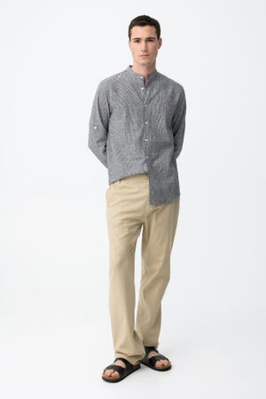 Pantalon chino homme Tiffosi CHINOH95 coloris beige, mélange coton et lin respirant, coupe ample relax fit avec taille élastique, disponible chez Casual Sénas.