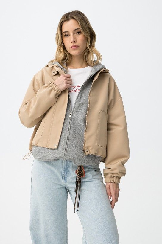 Veste légère beige à capuche pour ado fille, modèle COSMO de la marque Tiffosi, disponible chez Casual Sénas.