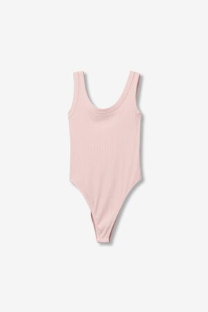 Body femme rose en coton stretch pour un maintien optimal, idéal sous un blazer ou pour une tenue d'été décontractée, collection Tiffosi disponible chez Casual Sénas.
