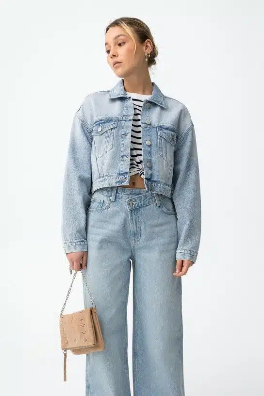 Veste en jean bleu clair femme Tiffosi BIRDIE5 collection TYW coupe oversize courte 100% coton Casual Sénas mode ado