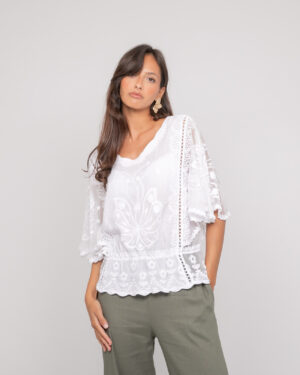 Top large femme beige noir blanc Dona Lisa Fleurette dentelle brodée florale manches larges papillon style romantique chic Casual Sénas