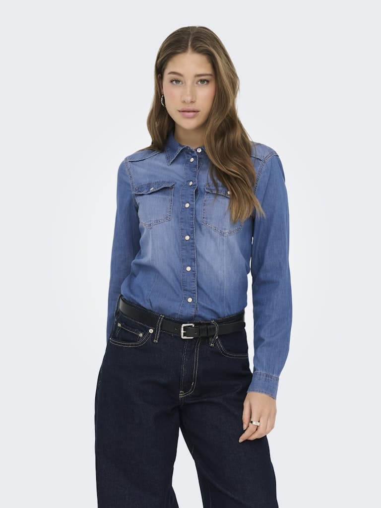 Chemise en jean femme ONLY bleue, denim coton, poches poitrine, coupe classique courte, mode femme 2026 Casual Sénas.