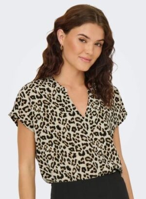 Blouse fluide beige pour femme imprimé léopard JDY modèle Lion avec col V et manches courtes collection printemps-été 2026 boutique Casual Sénas.