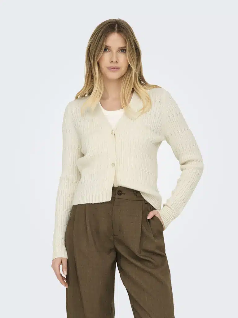 gilet beige maille douce boutons dores coeur only femme ete 2026